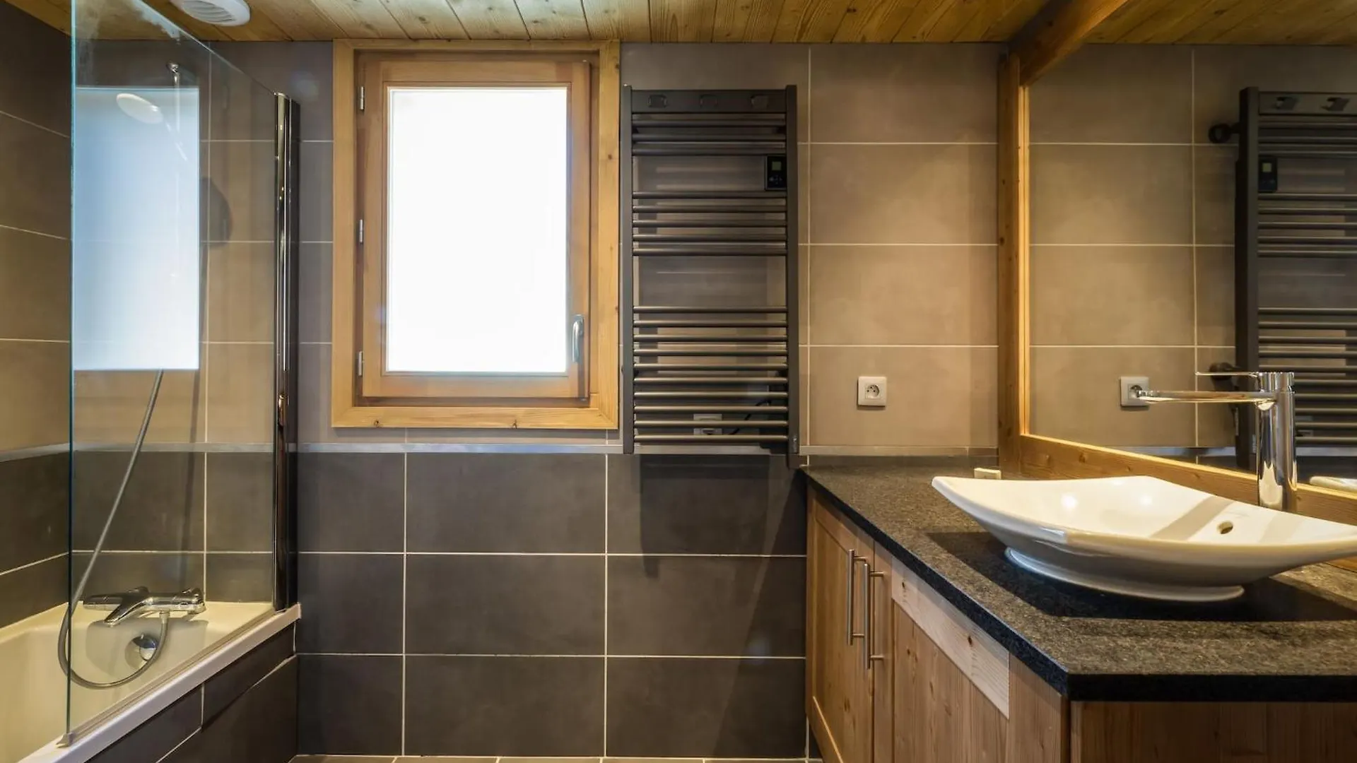 Apartment Delys - Renovated - Beside Park - Climbing Wall - Hikes - Mont-Blanc Views Les Houches