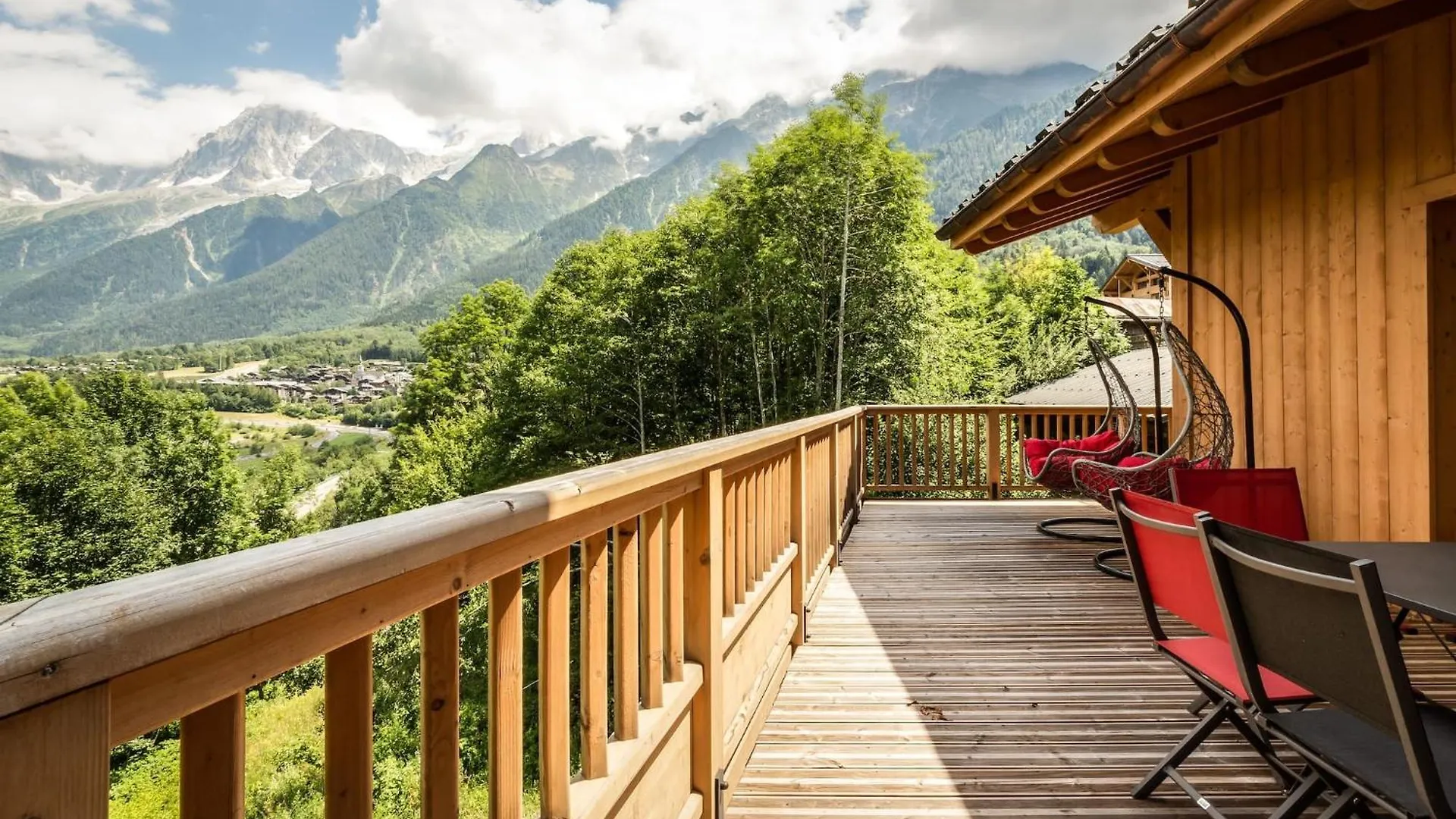 Delys - Renovated - Beside Park - Climbing Wall - Hikes - Mont-Blanc Views Les Houches Apartment